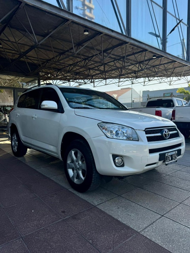 Toyota RAV4 SR5 — foto 3